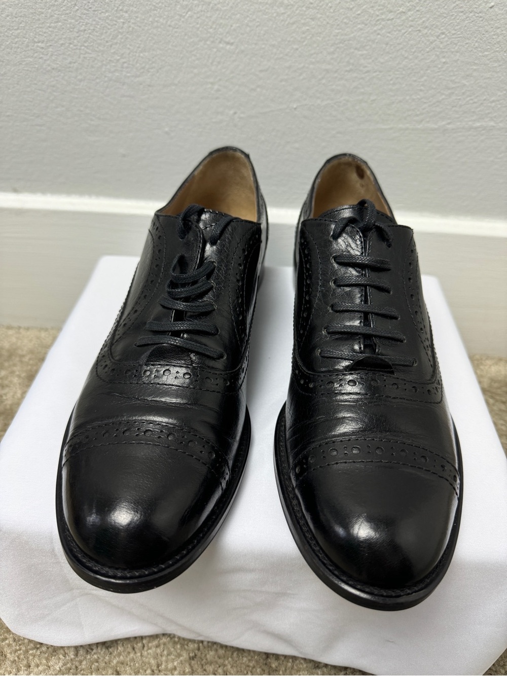 Classic Black Leather Women’s Cap-Toe Brogues Size 8 - 8,5
